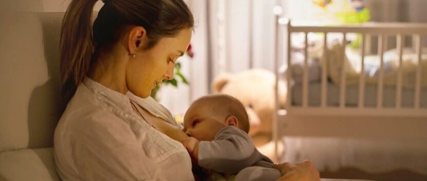 夜奶，要不要喂？喂多久？怎么戒？一篇全看懂