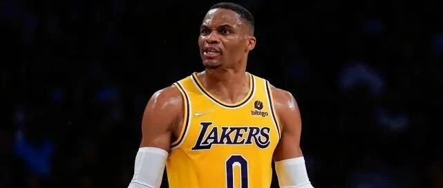 威少是怎么同时改变NBA东西部格局的？