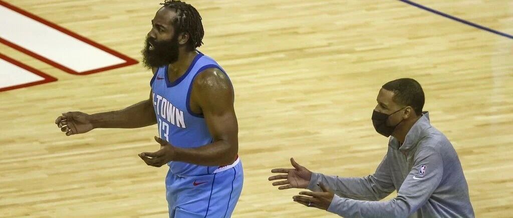 又是惨负湖人、又是哈登想离队，火箭可咋办？