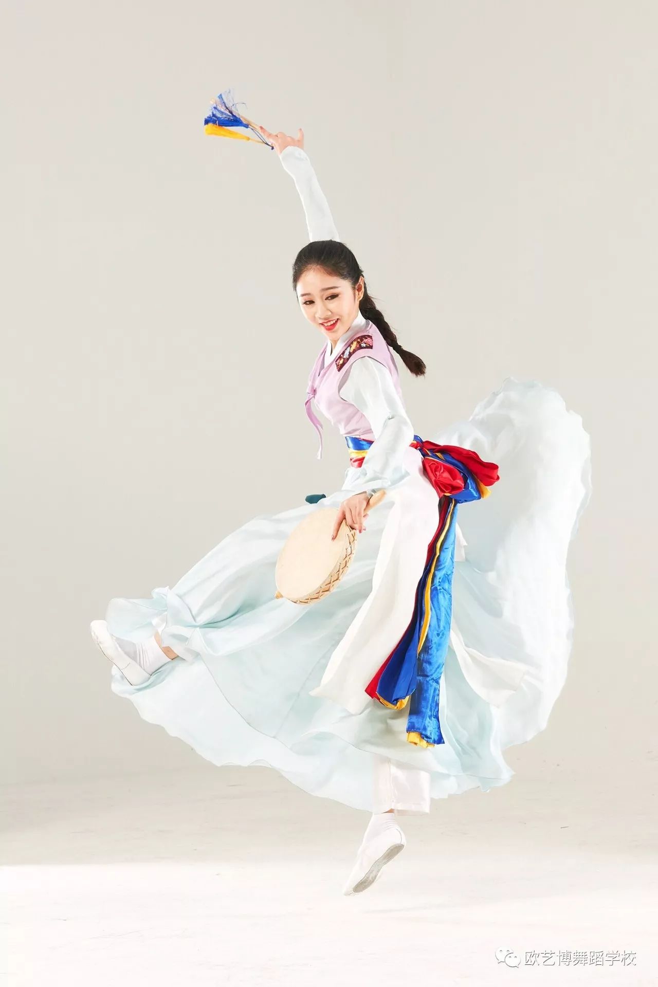 朝鲜族双扇舞图片