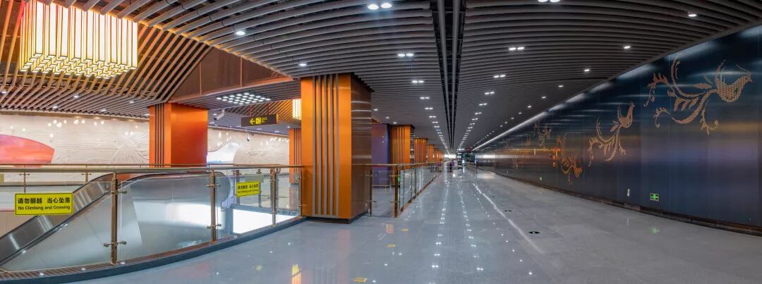地铁5号线、10号线二期车站“华丽”亮相