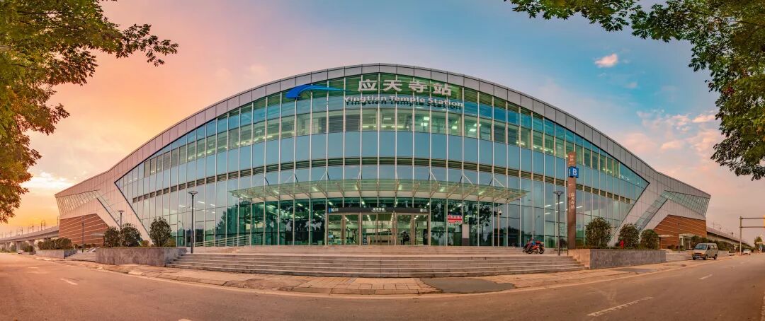 地铁5号线、10号线二期车站“华丽”亮相