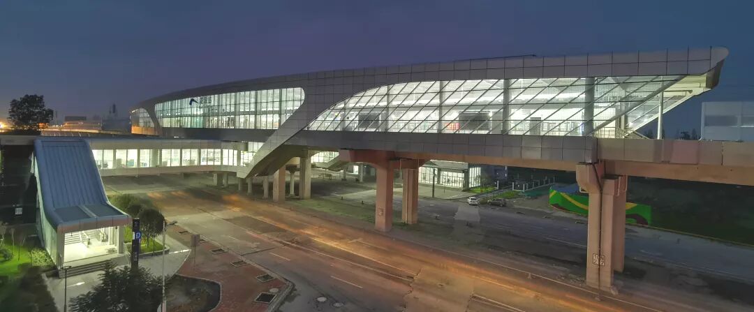 地铁5号线、10号线二期车站“华丽”亮相