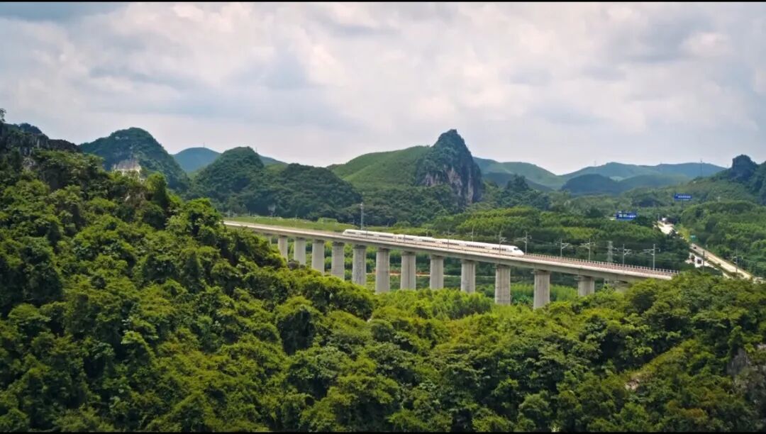 贵阳至南宁高速铁路全线贯通运营河池正式迈入高铁时代