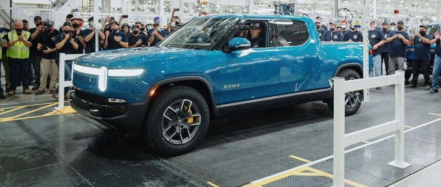 拳打特斯拉，脚踩福特，产量不足60辆，市值却超5000亿！Rivian凭什么？