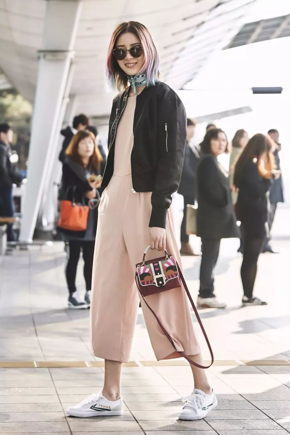 我们中国才是真正的feiyue代言人,一大批大陆明星都纷纷穿起了飞跃鞋!