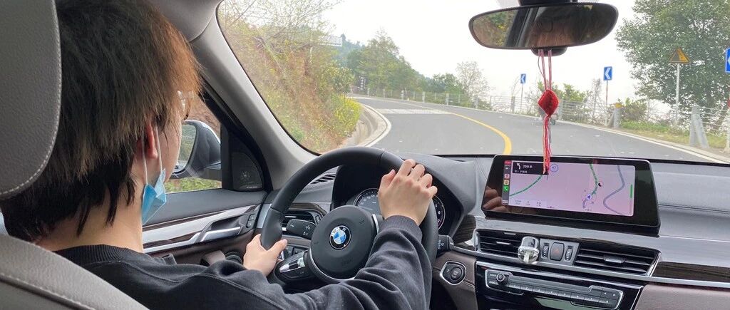 试驾 | 除了蓝天白云标还有什么？我们决定开着宝马X1去跑山