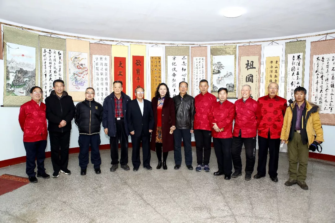 内蒙古四子王旗老年书画协会举办“迎新年 庆祝毛泽东诞辰126周年书画展” 内蒙古四子王旗老年书画协会举办“迎新年 庆祝毛泽东诞辰126周年书画展”