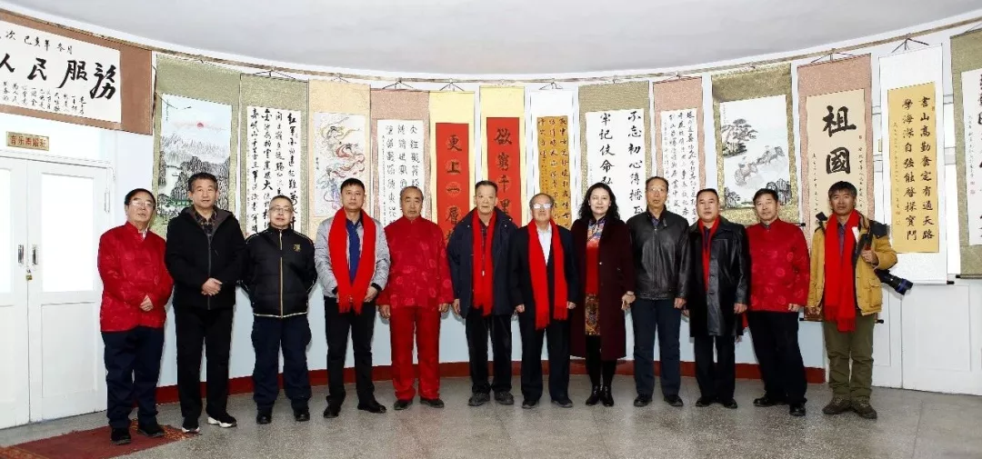 内蒙古四子王旗老年书画协会举办“迎新年 庆祝毛泽东诞辰126周年书画展” 内蒙古四子王旗老年书画协会举办“迎新年 庆祝毛泽东诞辰126周年书画展”