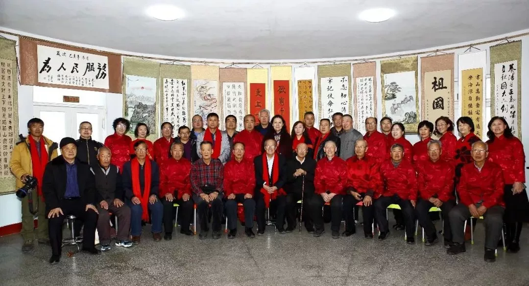 内蒙古四子王旗老年书画协会举办“迎新年 庆祝毛泽东诞辰126周年书画展” 内蒙古四子王旗老年书画协会举办“迎新年 庆祝毛泽东诞辰126周年书画展”