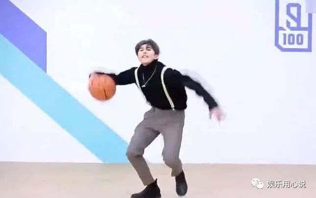 蔡徐坤篮球视频上北美热搜第一！引来吐槽：中国人果然不会打篮球