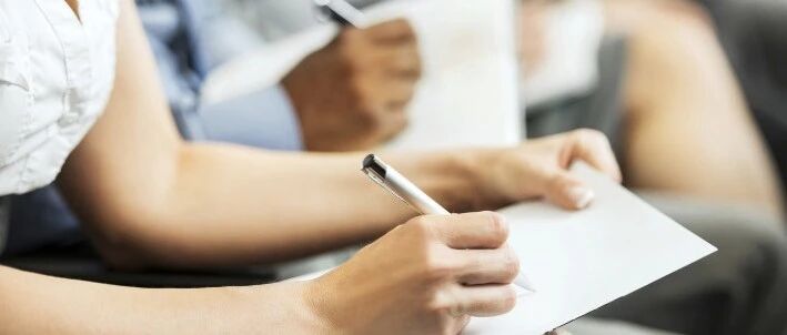 “卖课党”忽悠斜杠青年：几元盗版课为何能卖几百？