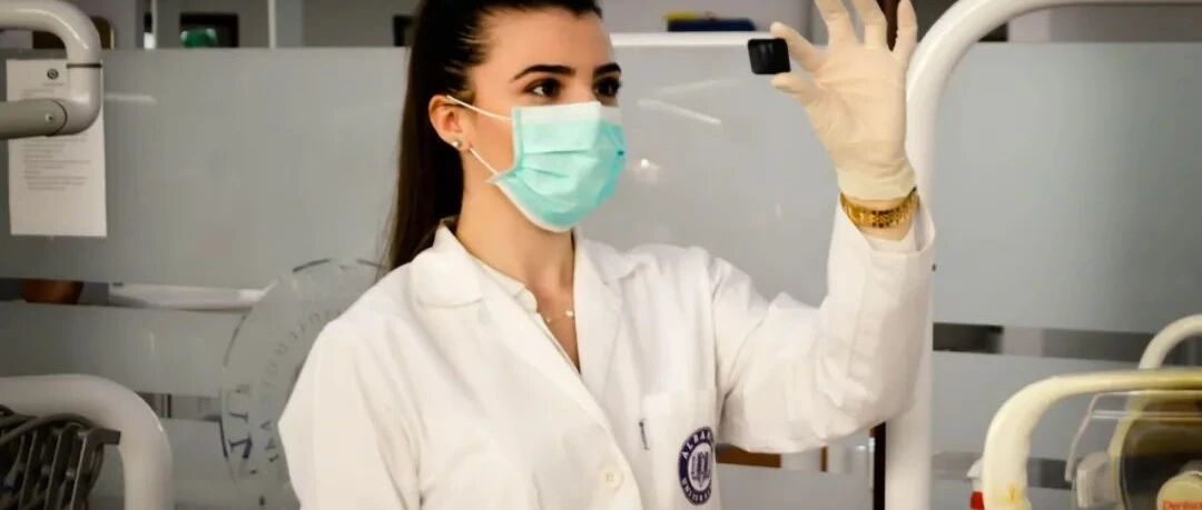 科学家首次拍到：人睡着时清洗大脑全过程！熬夜会变傻终于有科学依据了