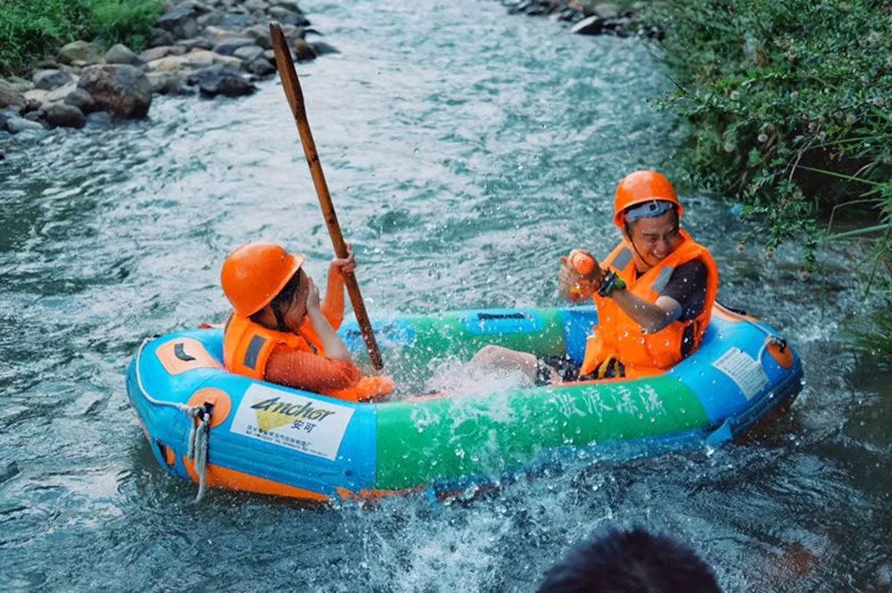 铜钹山漂流图片