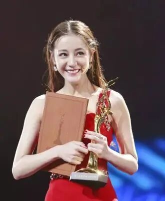 中国电视1983年创办了什么奖 国内电视剧三大奖项，拿大满贯的只有这9个人，胡歌还差一个