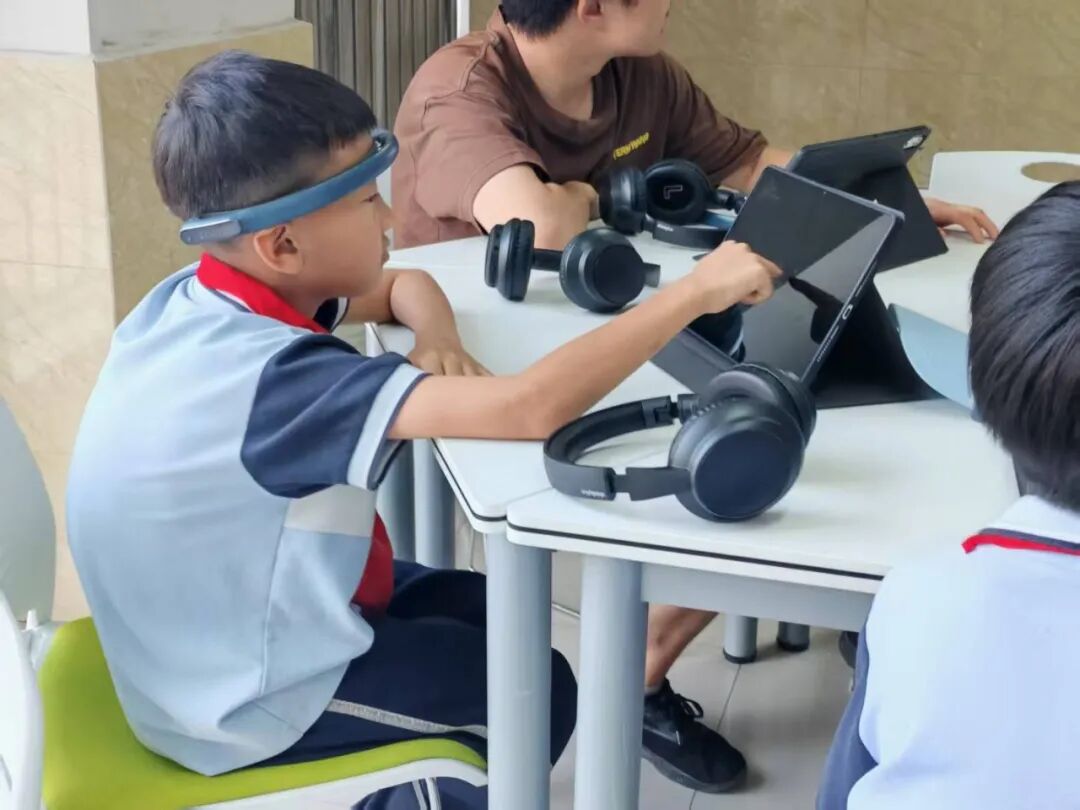 【教育学院·学院快讯】研学启新，筑梦前行｜雄安容西望泉小学走进保定理工学院开展研学之旅