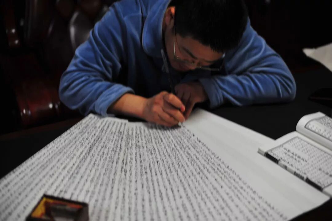 颜玉利■颜玉利书法欣赏：小楷折扇《道德经》