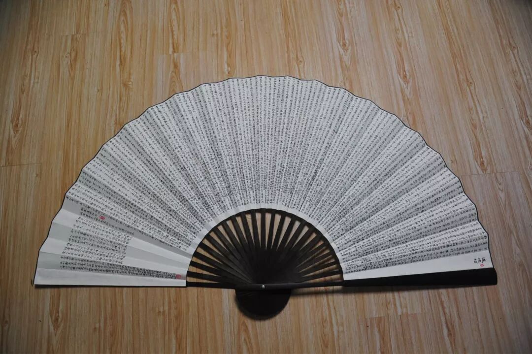 颜玉利■颜玉利书法欣赏：小楷折扇《道德经》