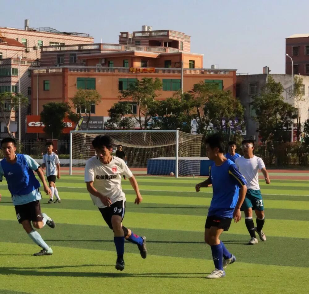 足球中场休息一般几分钟_足球中场休息一般多久_中场足球休息一般多长时间