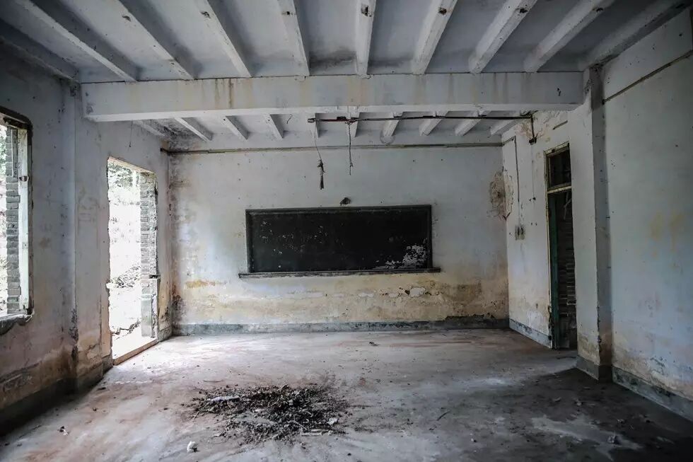 带你走进网传诡异的成都废弃工厂