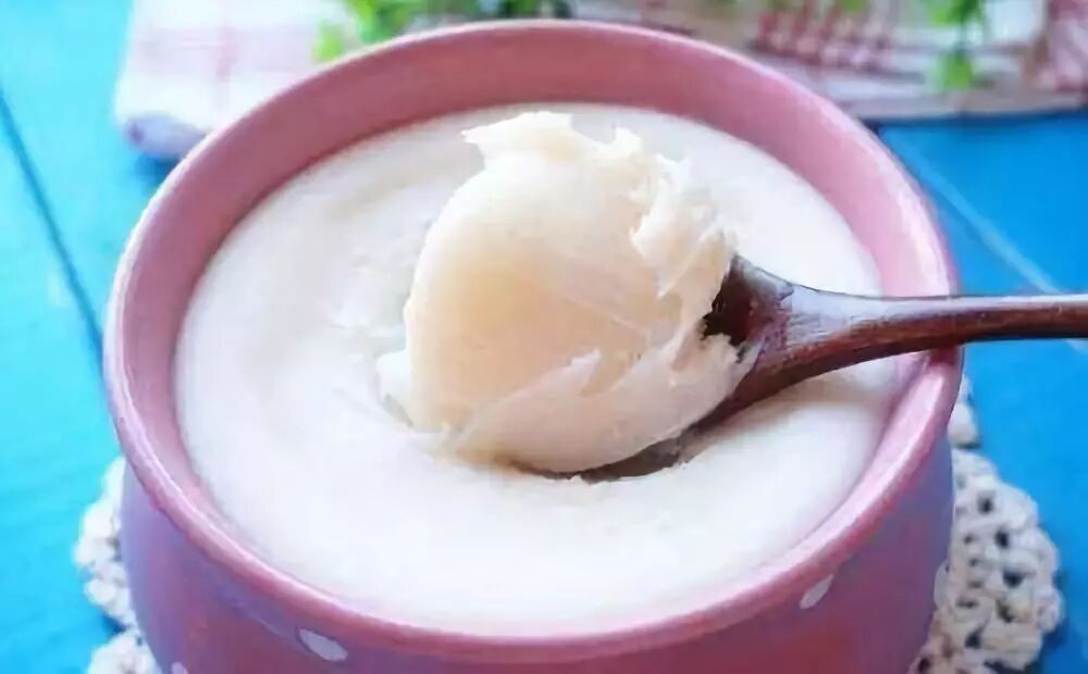 【居家妙招】過年熬豬油，只需要多加一點它，豬油潔白無瑕，即便放2年都不壞！ 家居 第2張