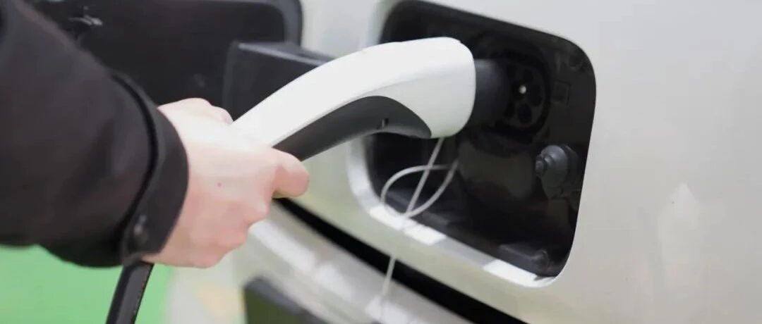 续驶打折扣，电量用不了，电池“锁电”该由谁说了算？