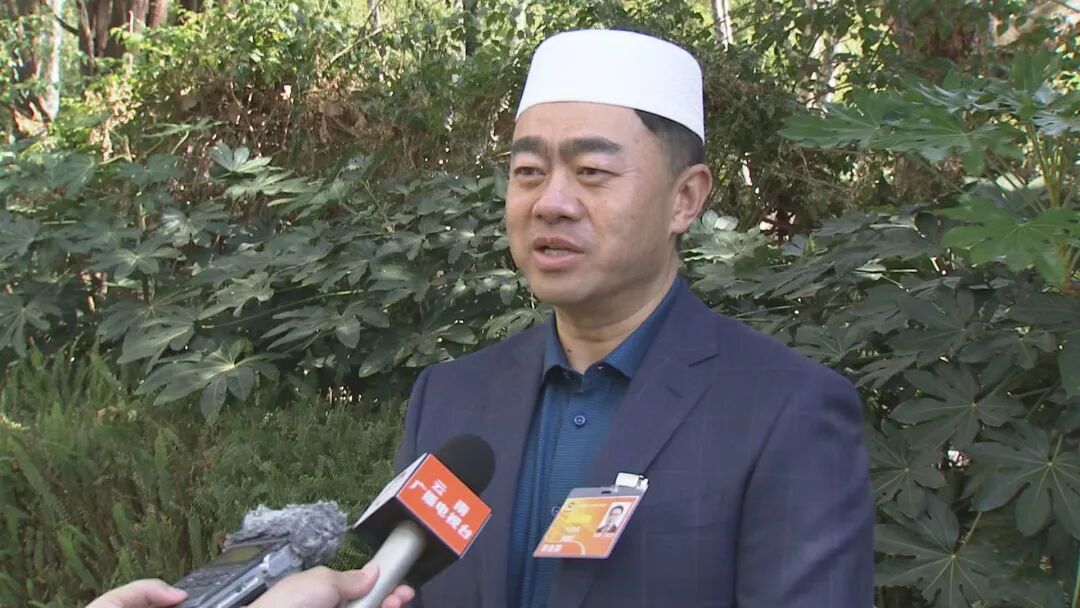 代俊峰委员：“云南在建设民族团结进步示范区中要重视边境少数民族聚居