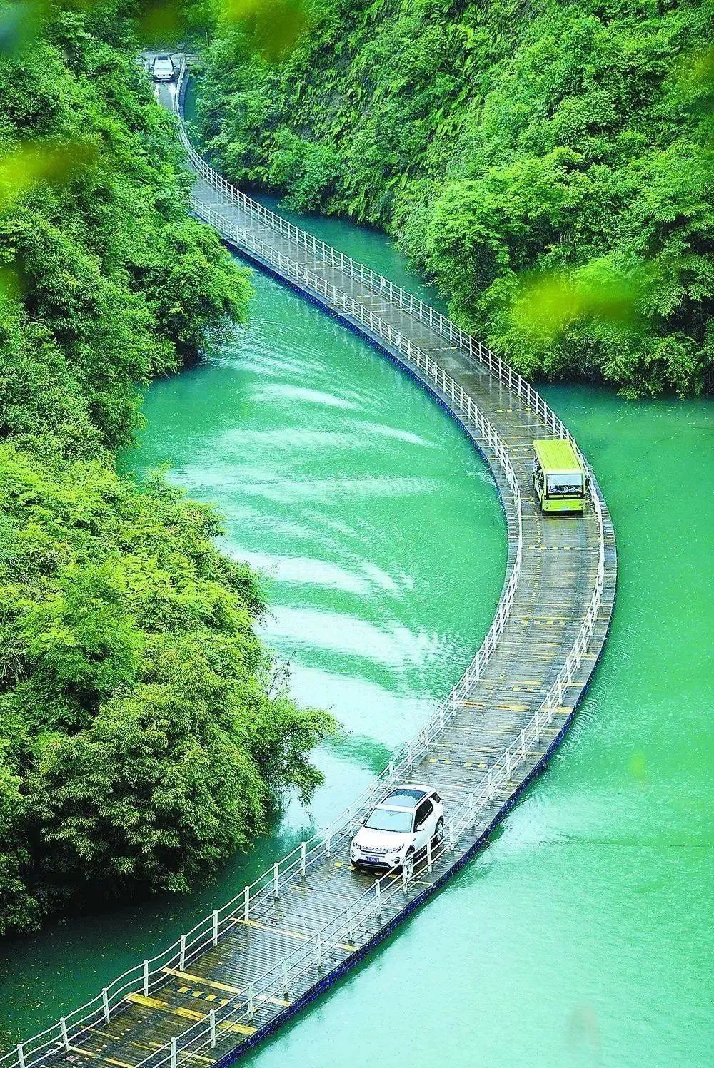 水上栈道在湖北恩施的狮子关狮子关被正式评定为国家4a级旅游景区2020