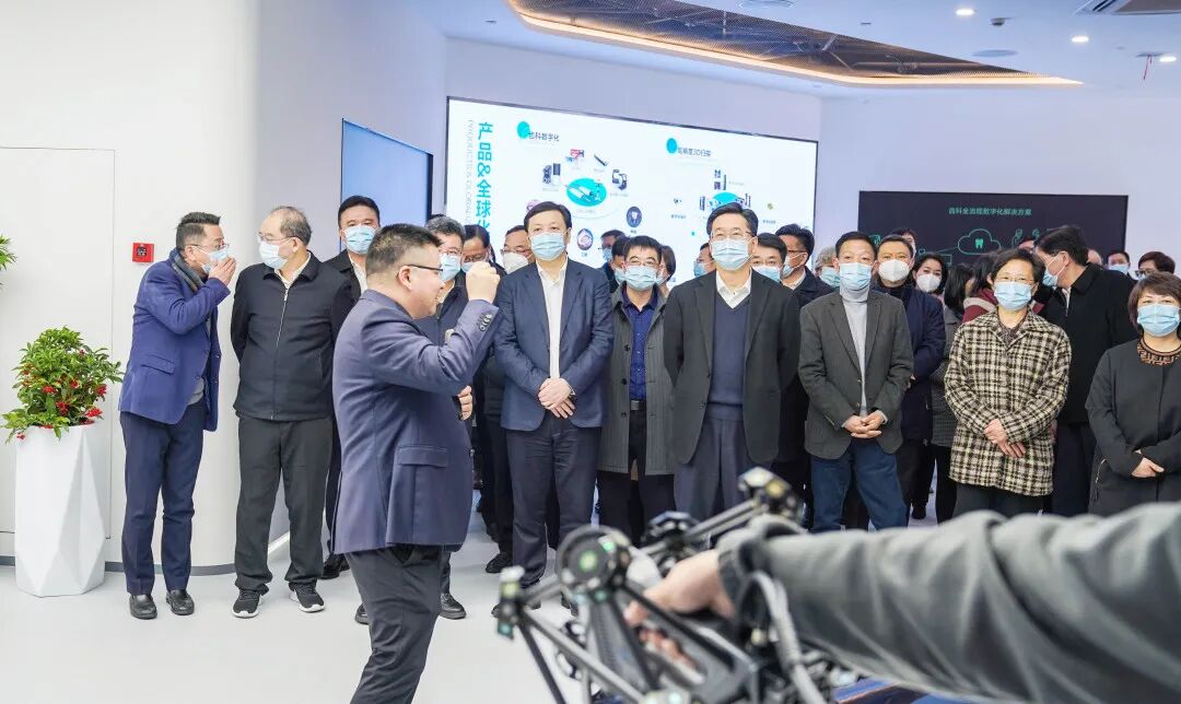 全国人大代表一行莅临先临三维视察指导