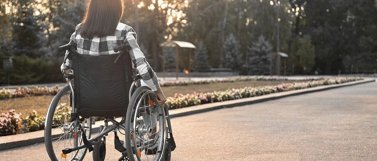 已经手脚发麻不能走路了，浙江19岁女主播为什么还要隐瞒病情？神经内科医生最终发现真相