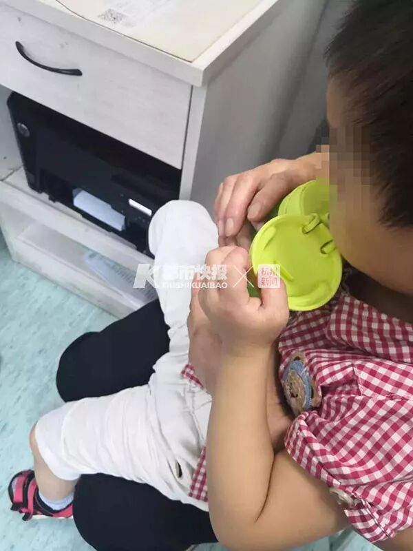 3岁男孩啃掉自己手指，竟不哭不闹！这病无药可医…（组图） - 4