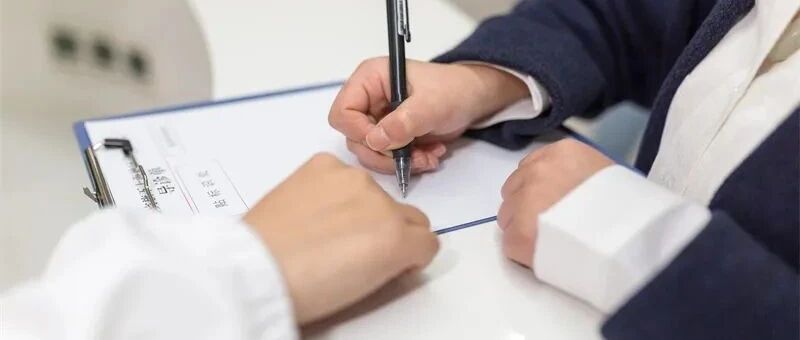 一年不见儿子高了35cm，19岁小伙蹿上2米1！医生却说要马上动手术，长太快太高也要警惕