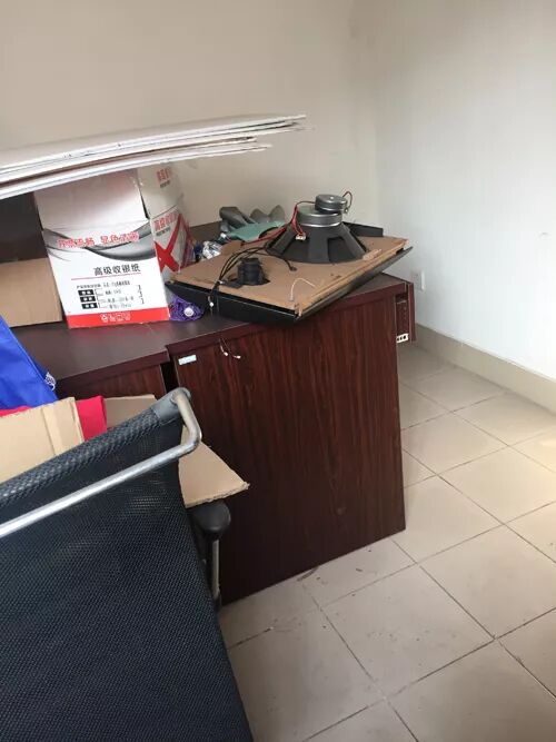 男子砸了廣場舞音響就跑 大媽舞照跳：音響有的是