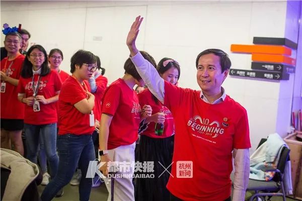 天猫双11纪录一再刷新:1小时47分完成1000亿交易额
