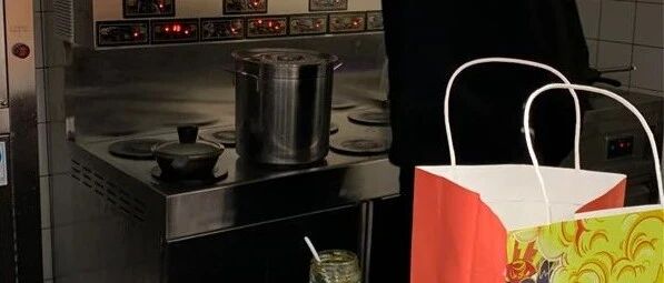 杭州女子去吃馄饨，老板一顿操作让她不解！95后IT男说打开味蕾新世界，也有讲究的姑娘说没锅气