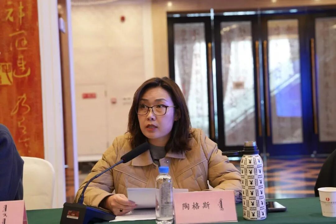 基层艺讯 | 锡林郭勒盟文联召开推动文艺工作高质量发展座谈会 第3张