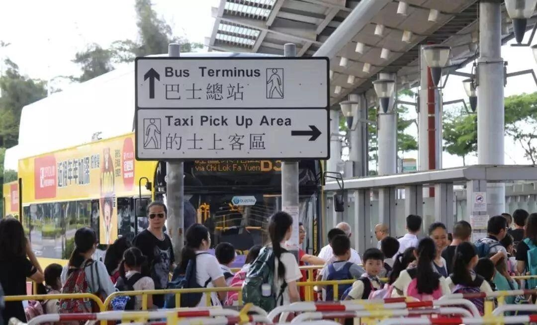 送孩子去香港留学安全吗_千万不要送孩子到香港上学_香港孩子上学要钱吗