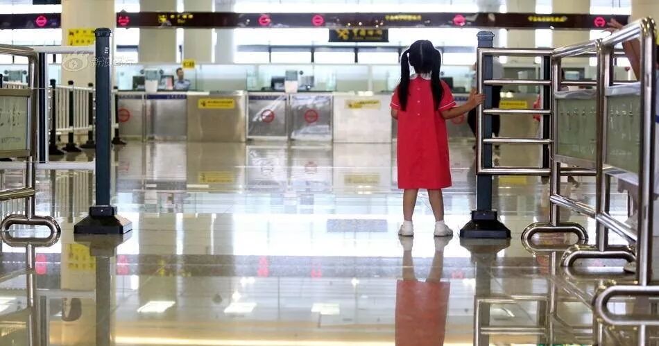 千万不要送孩子到香港上学_送孩子去香港留学安全吗_香港孩子上学要钱吗