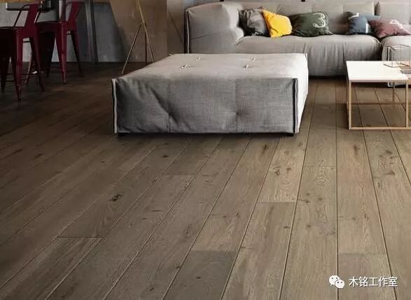 灰橡木地板實(shí)木復合三層_北美風(fēng)情實(shí)木復合價(jià)格地板_復合木地板和實(shí)木木地板