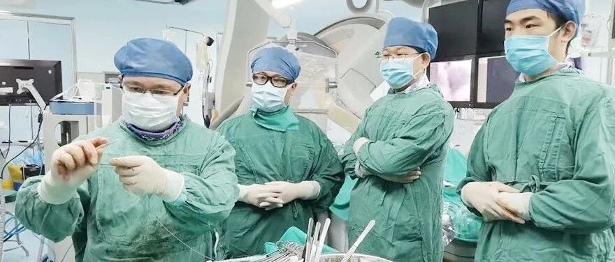 病例丨"全国第一弯"，88岁极度横位心老人成功行TAVR