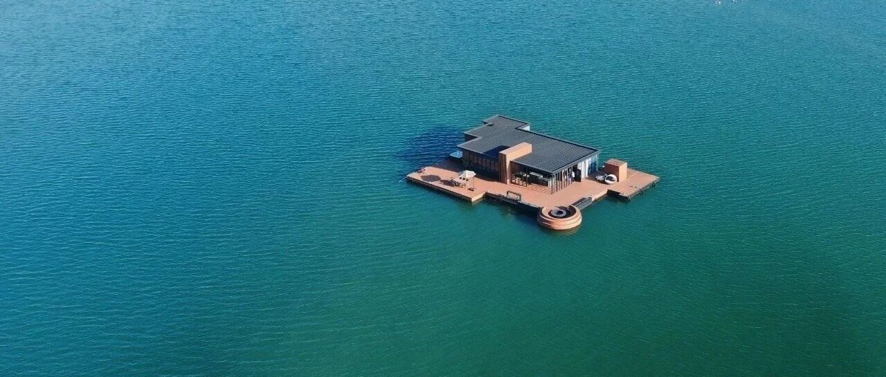福建小哥租下一片海，造600㎡漂浮大平层：我随时可以与世隔绝