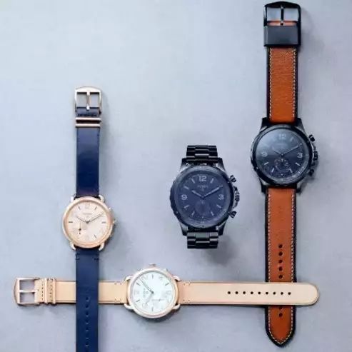 三款智能手表，集体挑衅Apple Watch