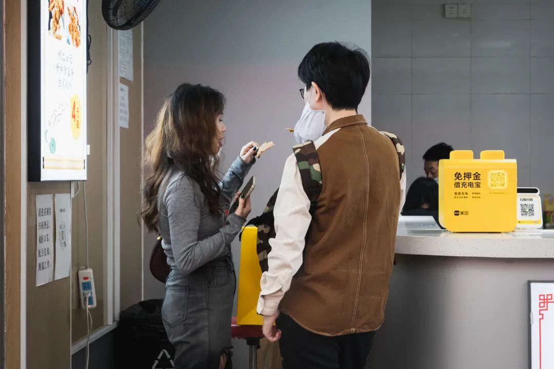 4��/����ȫ��ֻ��һ���Ｙ�⴮���¹��㵽���ڽֶ��ŵ���