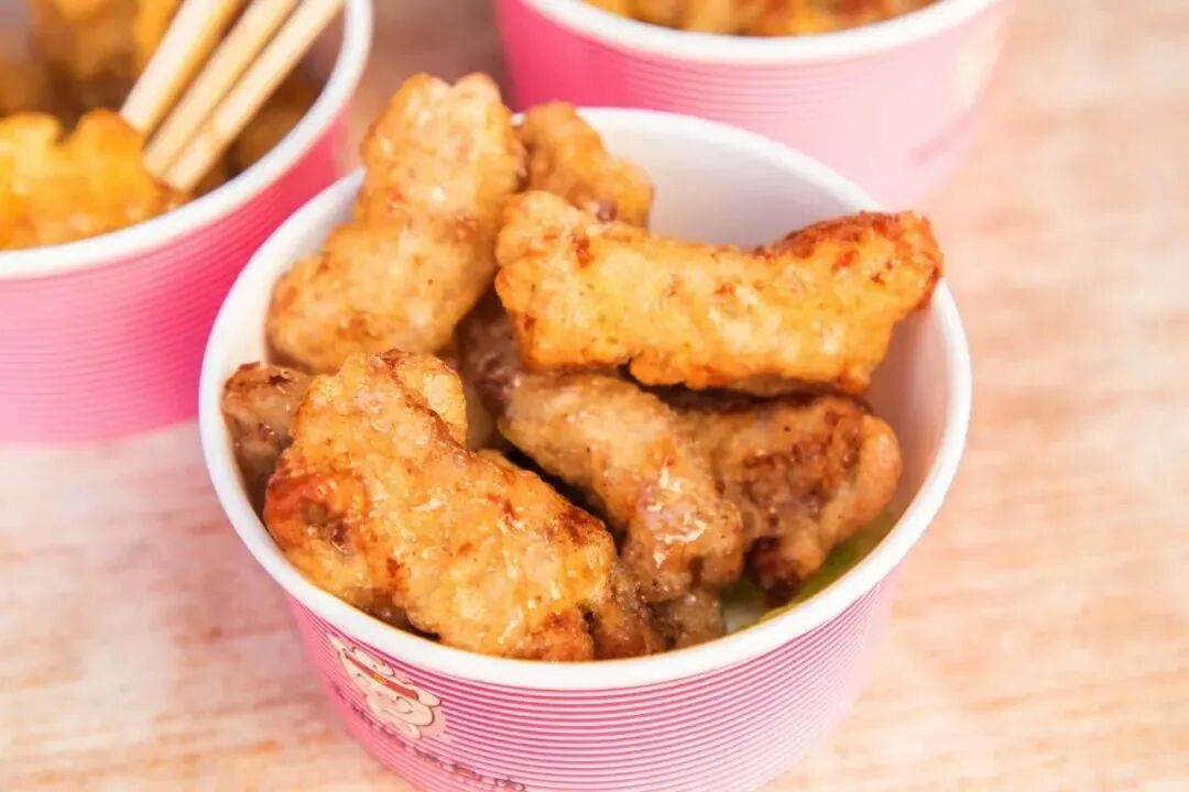 4��/����ȫ��ֻ��һ���Ｙ�⴮���¹��㵽���ڽֶ��ŵ���