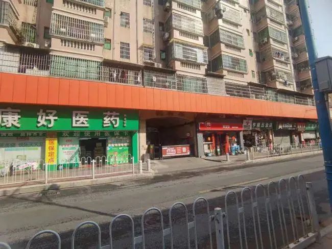 金融城豪宅【新城市领院】改规划后仅80套、吹风价15万+