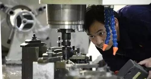 一位CNC数控操作工提出辞职，老板问了他一个与离职无关的问题…的图2