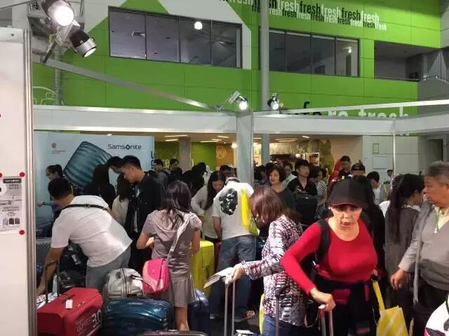 %name 破天荒3折! 只卖两天! 新秀丽行李箱将在悉尼情人港现场特卖! 快来扫货吧!