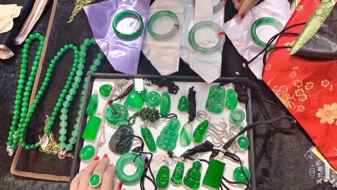 三八节，用翡翠打动她！！