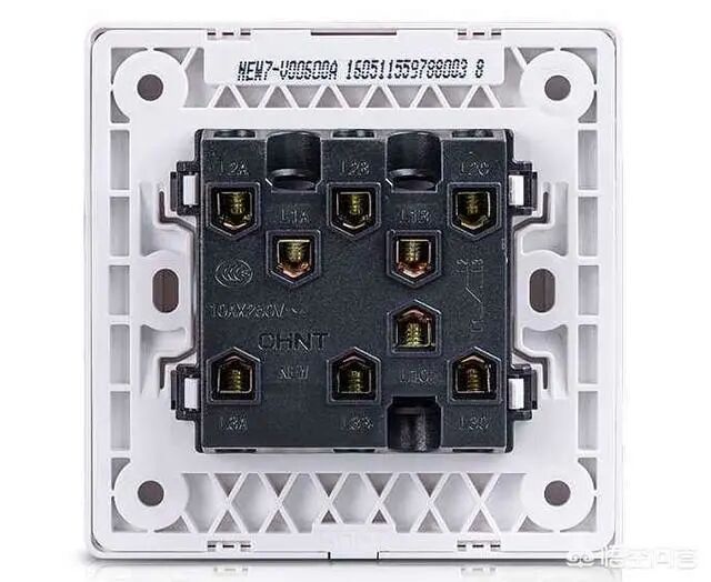 双开双控、三开双控开关如何接线？的图2