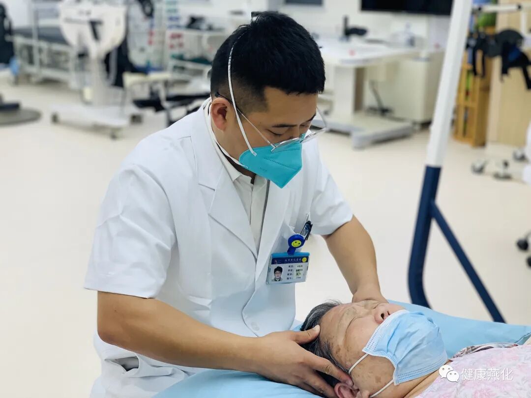 悬吊训练系统 怎么装星城院区｜颈肩腰腿痛的“绿色疗法”—— SET悬吊训练_https://www.jmylbn.com_新闻资讯_第8张